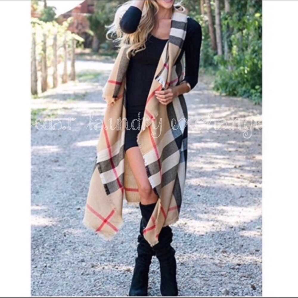 Plaid Vest With Fringed Edge